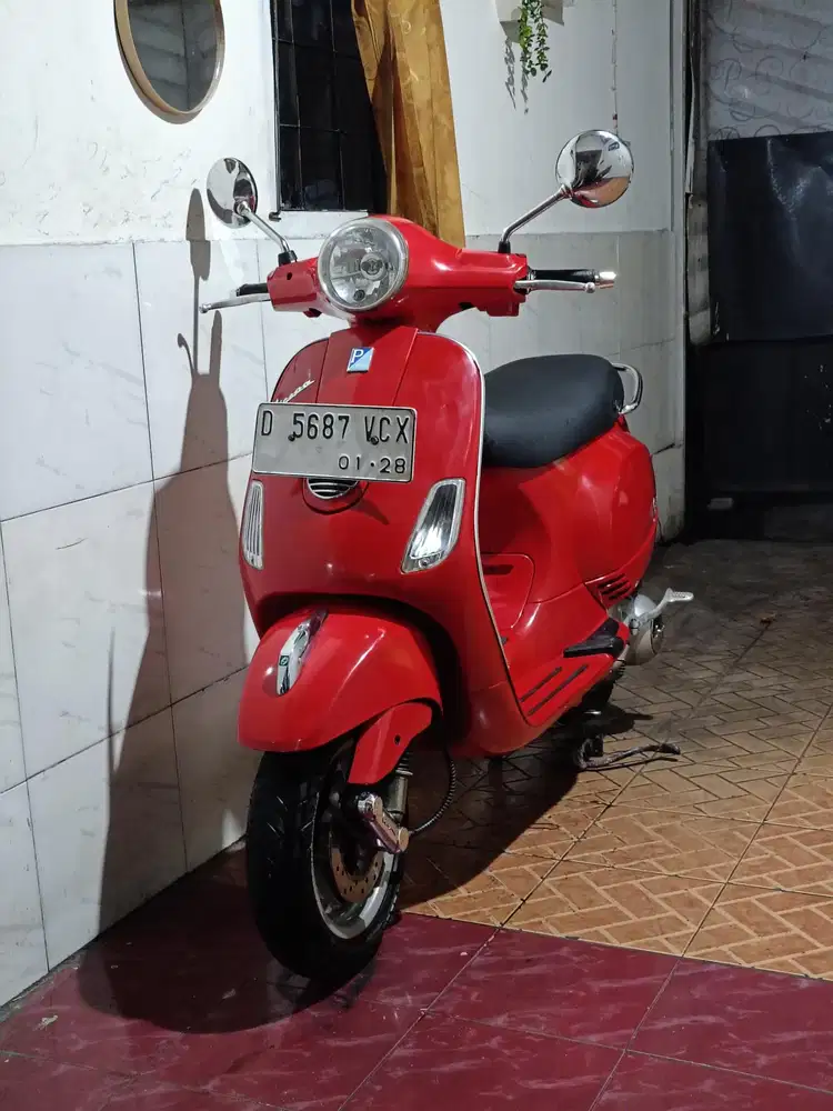 Vespa lx 125 tahun 2012/tt boleh gan cash lebih bagus