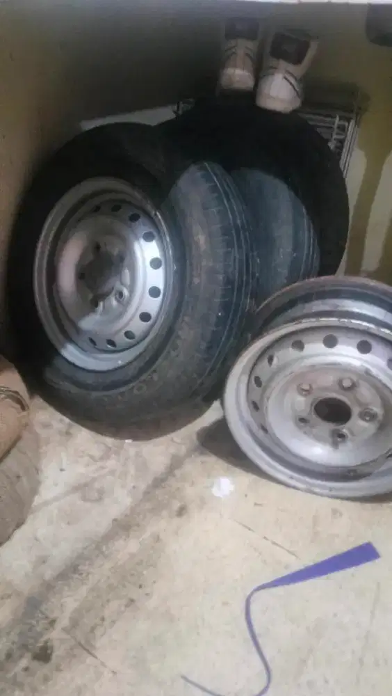 Velg kaleng bekas grandmax