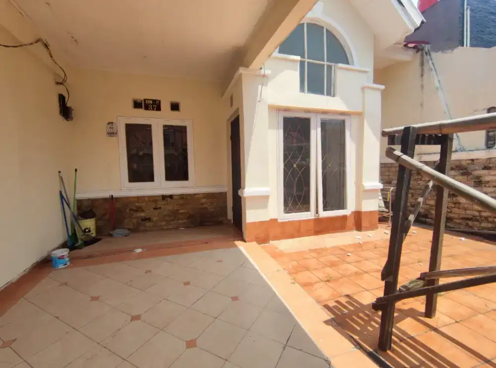 Jual Rumah 1,5 Lantai Bagus dan Siap Huni di Dalam Cluster Taman Sari