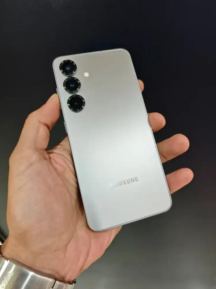 Samsung s25 12/512 like new tanpa minus