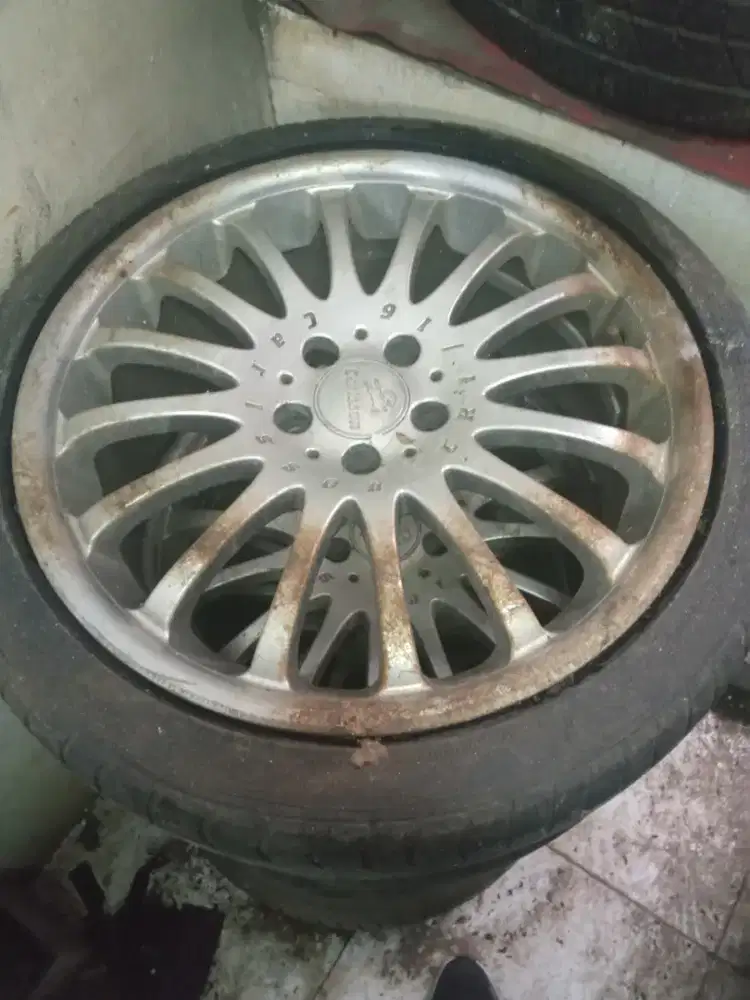 DIJUAL VELG CARLSSON R19