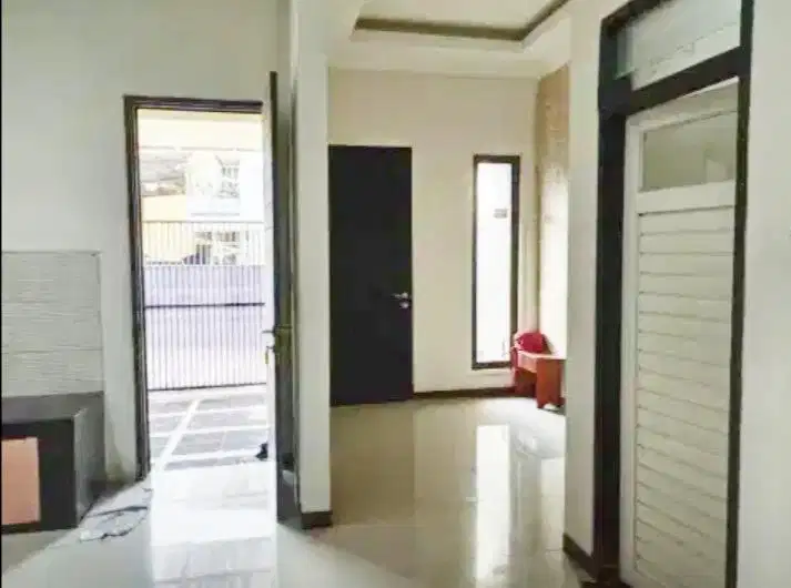 MURAH rmh 2lt di Rungkut Asri