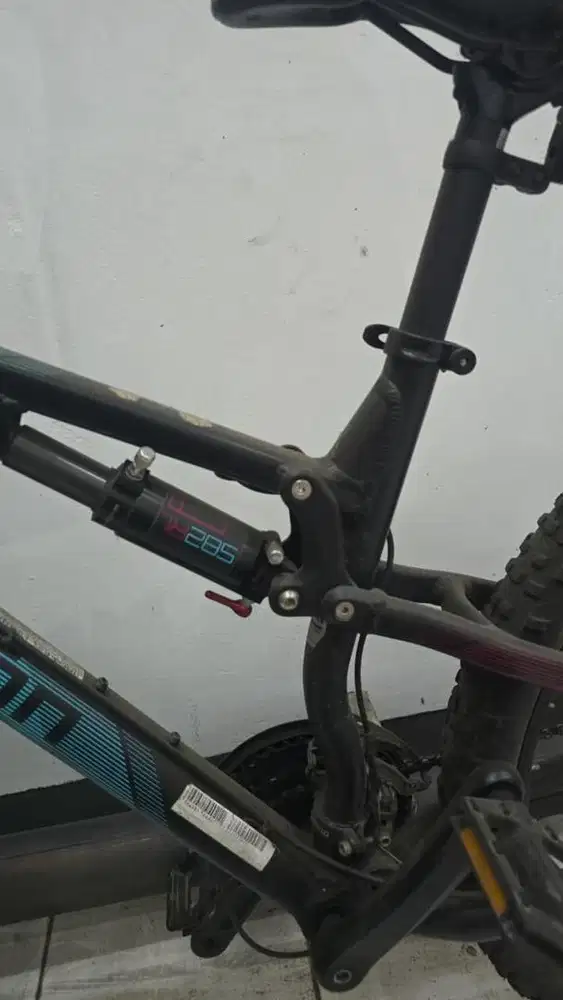 SEPEDA POLYGON RAYZ 3