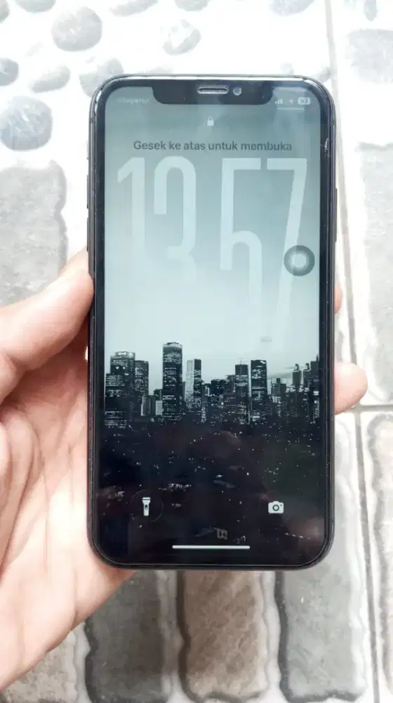 iphone 11 64gb warna hitam