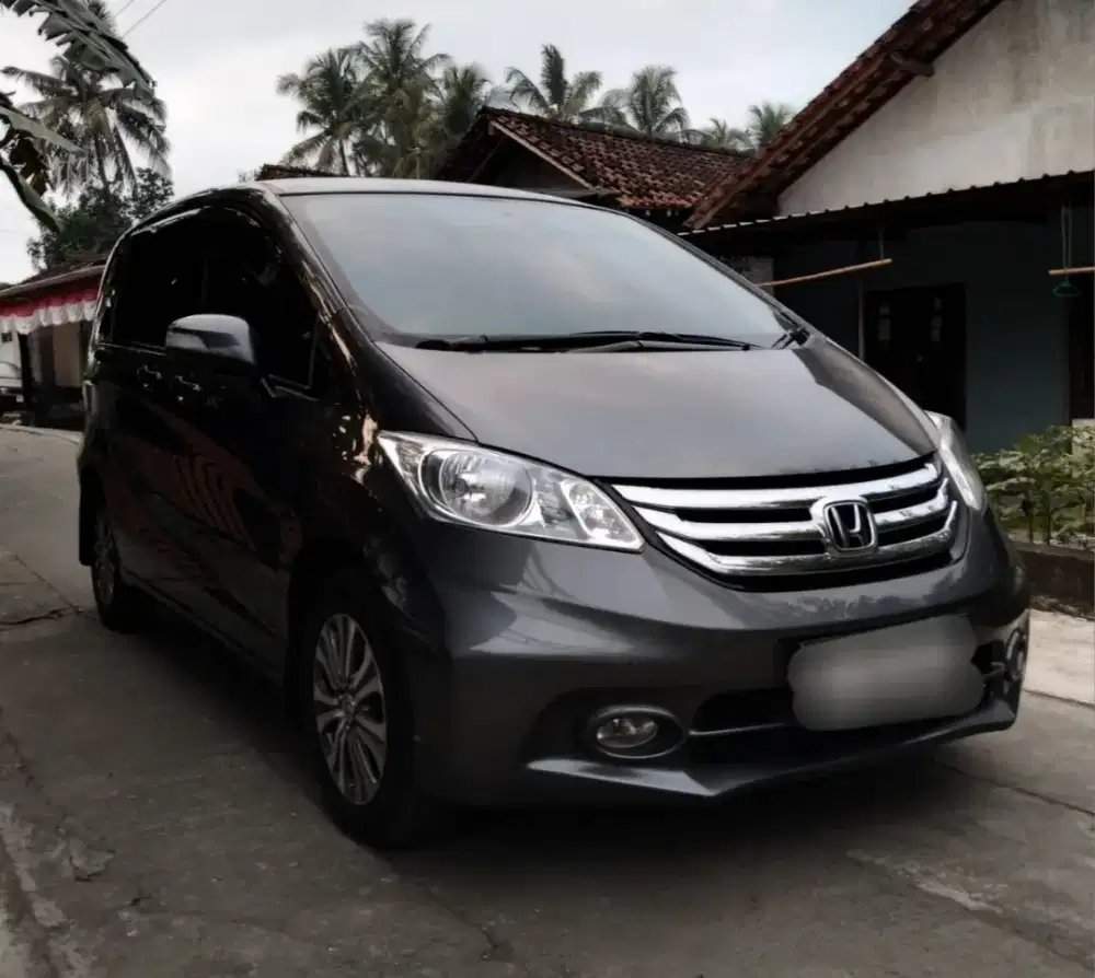 Freed E PSD 2015 Istimewa