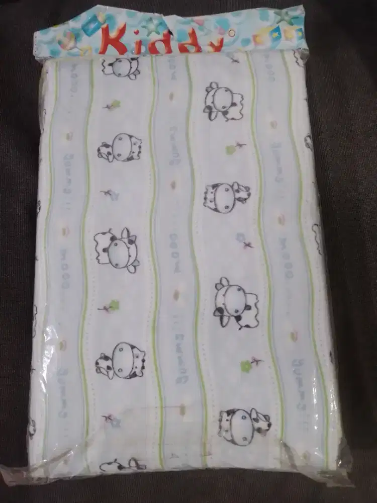 Selimut bayi isi 2 masih baru blm pernah dipakai