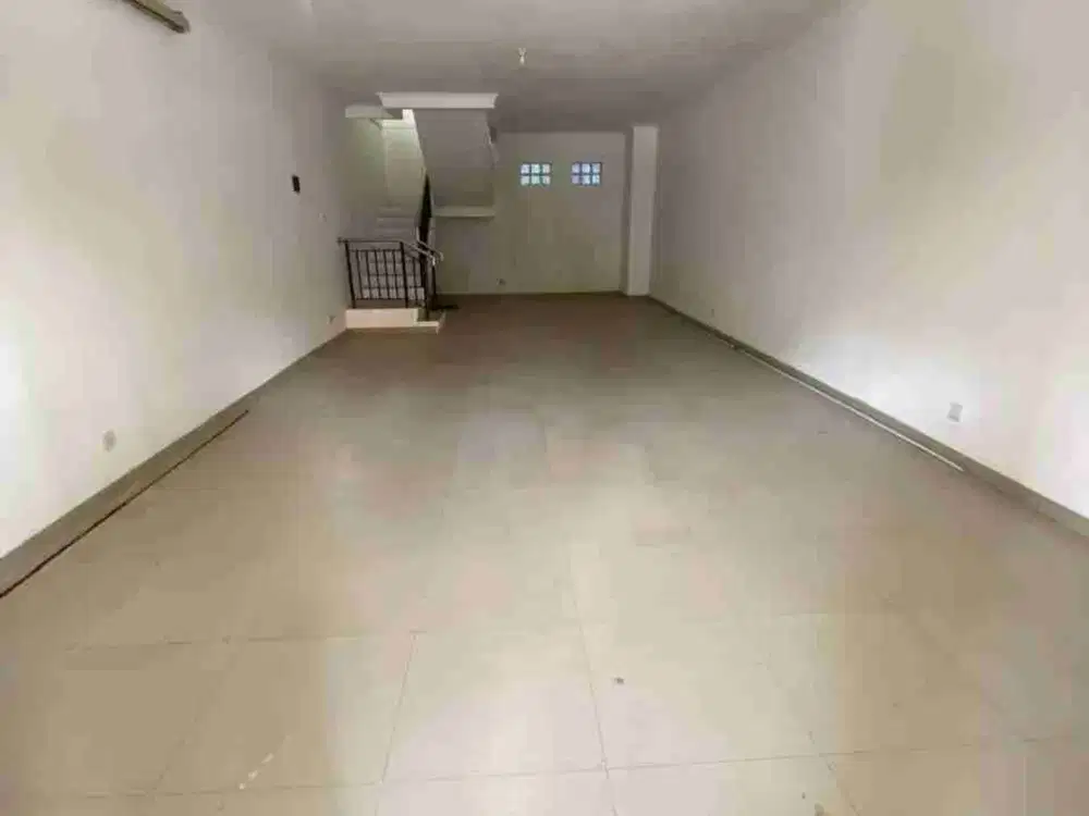 SEWA RUKO STRATEGIS HOLIS REGENCY (LN)