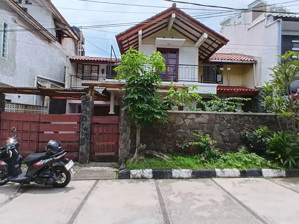 Jual Rumah lokasi strategis komplek Pasteur dekat tol