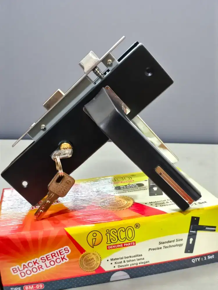 DICARI KURIR ( BECAK VIAR ) DAN HELPER