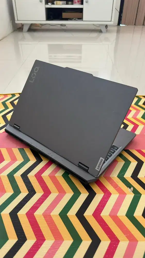 Laptop Lenovo LOQ 15 (AMD R7 + RTX 4060) mulus