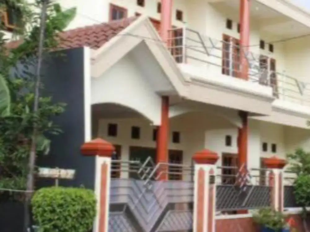 Rumah 2 lantai, siap huni di Kertajaya Surabaya