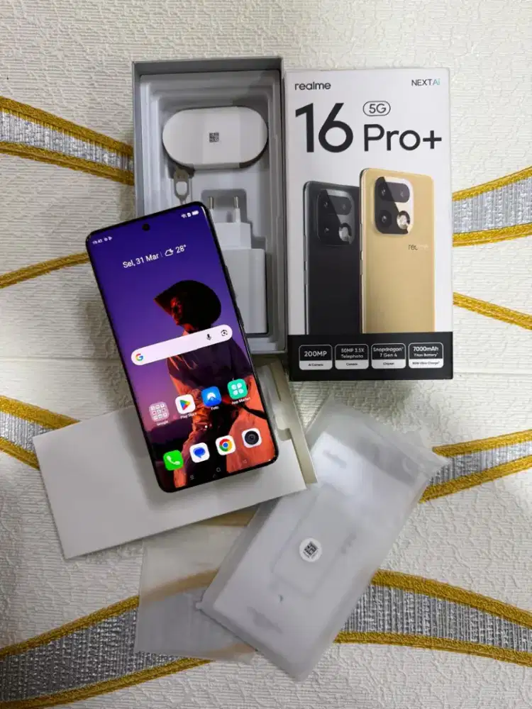 Realme 16 Pro Plus 12/512GB 5G BNOB Garansi Resmi Belum Aktif