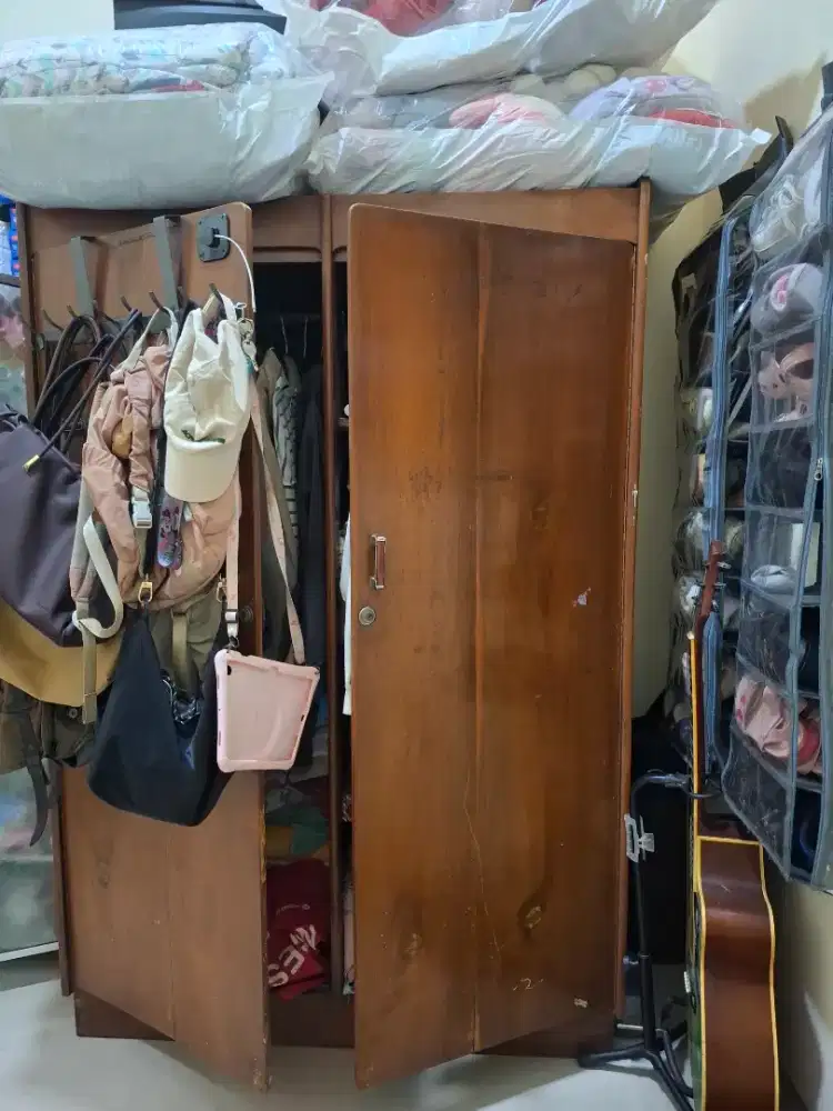 Lemari pakaian dan meja rias set kayu jati asli