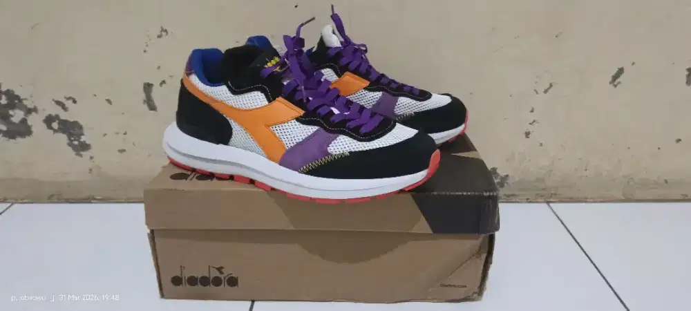 Size 44 sepatu sneakers diadora
