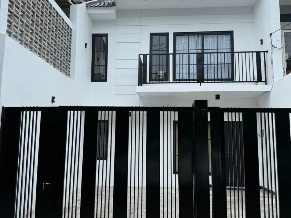 Dijual/Disewakan Rumah Semi Furnished Baru Renovasi di Green Mansion Regency Lontar Surabaya Barat