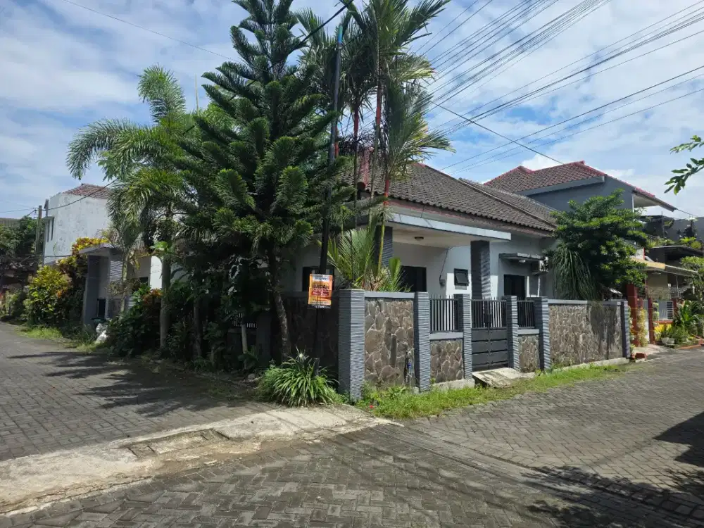 SEWA RUMAH diarea Suhat Malang