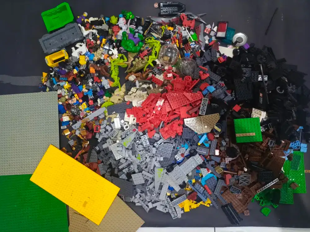 Lego 2000+ pcs kw ada ori dikit
