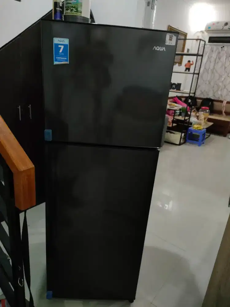 Kulkas AQUA 2 Pintu Normal Like New