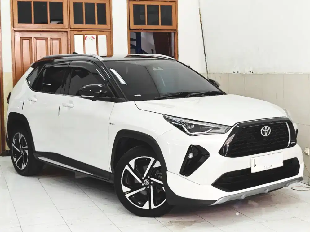 Dp35 New Yaris Cross 2023 Hybrid S GR Sport 2Tone Putih Hitam 2024 AT