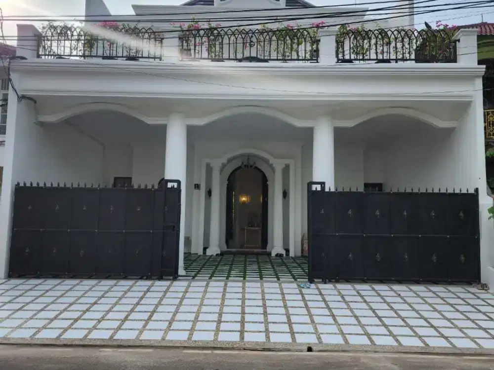 Dijual Rumah Brand New Clasic di Pondok Indah Jakarta Selatan