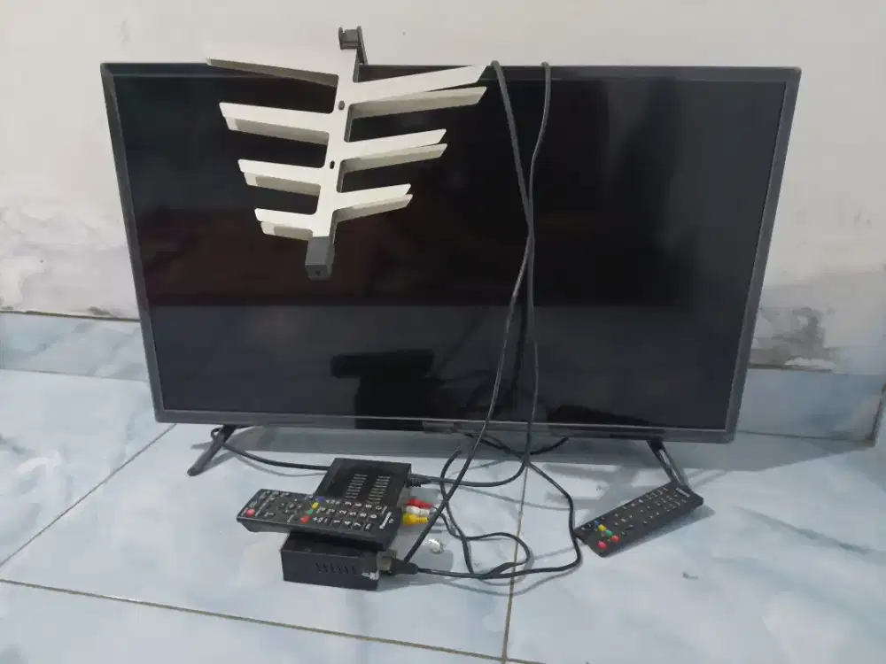 Jual (Nego) LED TV 32 inch Panasonic TH-32G302G Normal (apa adanya)