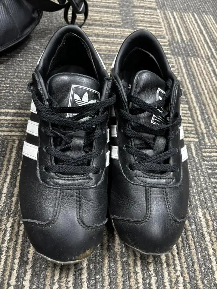 Sepatu adidas country II ukuran 37 1/3