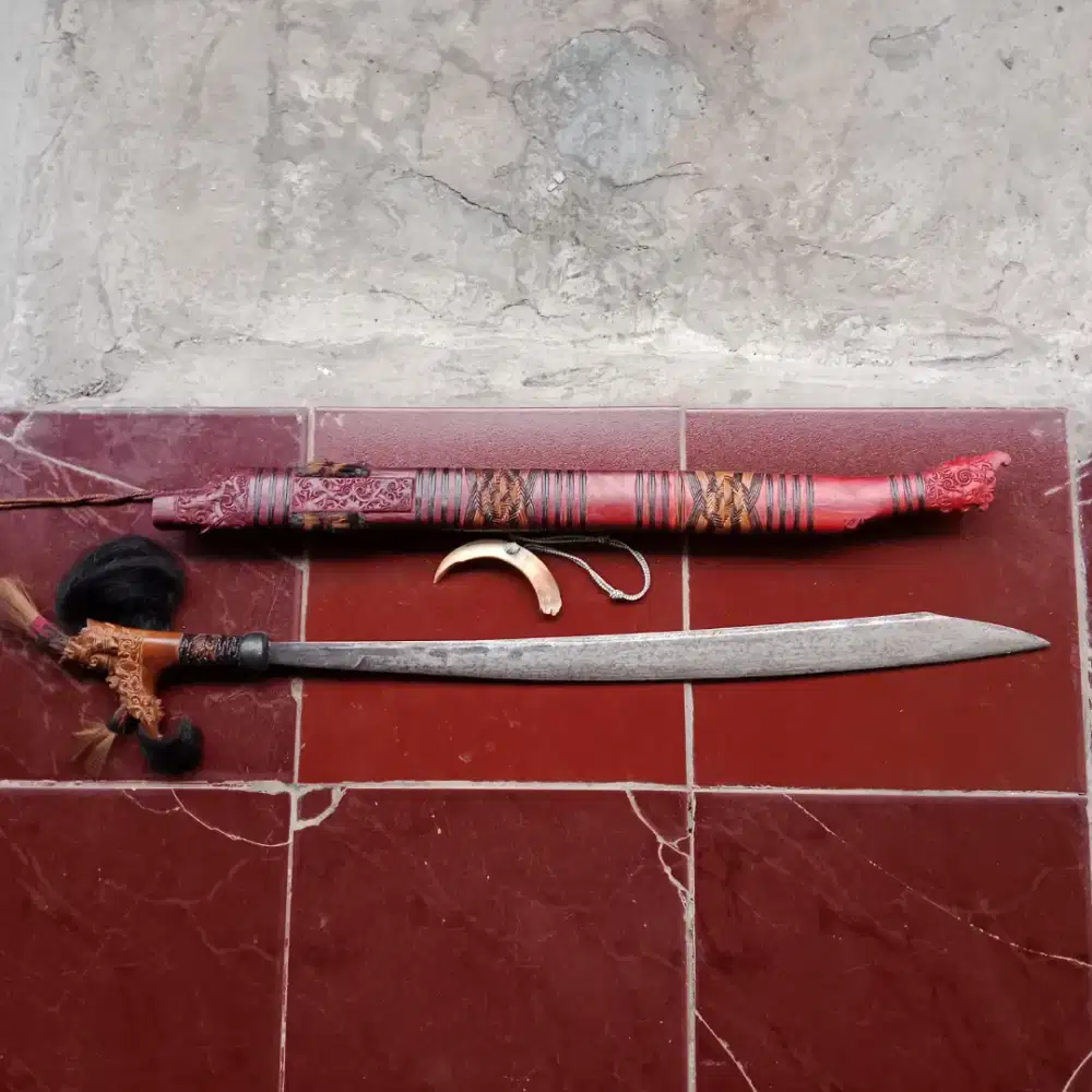 Mandau dayak pedalaman