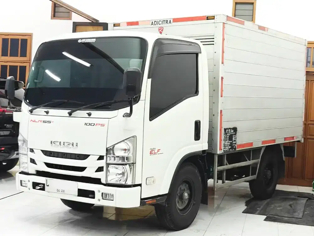 60rbKM Antik Isuzu ELF NLR55 Diesel 100PS Engkel 4 Roda Box Truk 2019