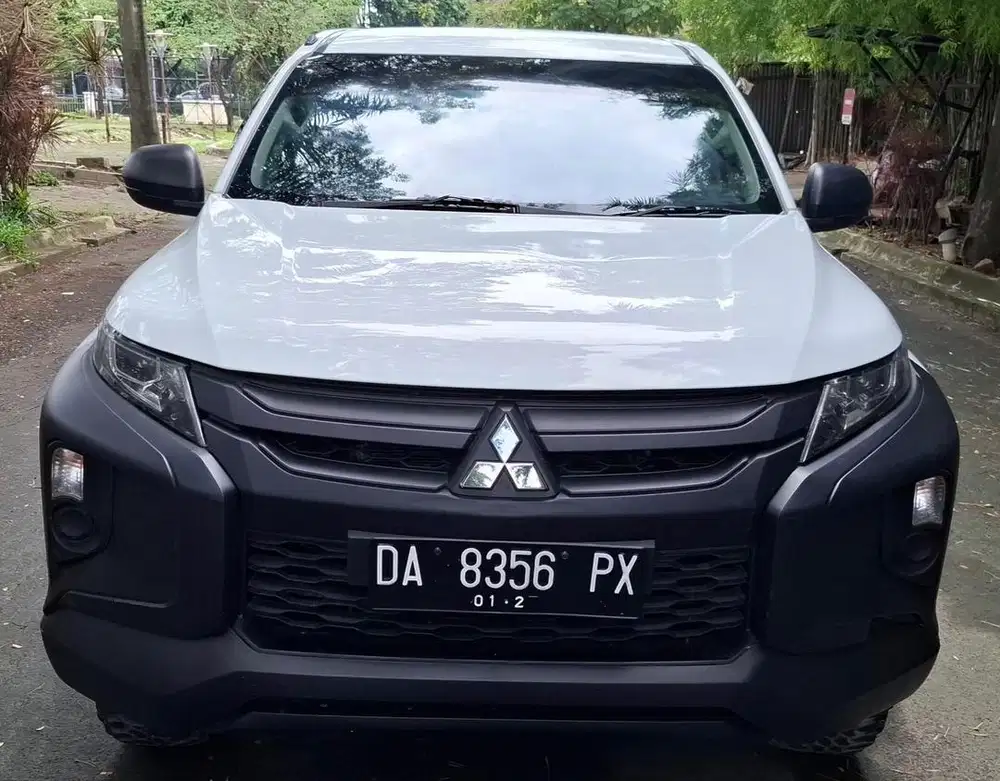 Mitsubishi strada triton tahun 2022