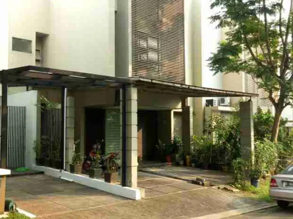 Di Jual Rumah Mewah & Cantik 2 LT di The Green BSD