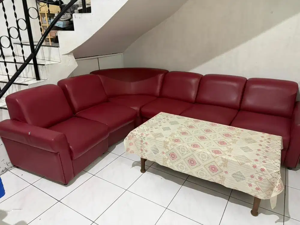 Sofa dan meja tamu bekas
