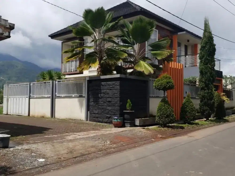 Dijual Villa Furnished di Private Pool Batu Ada Private Pool