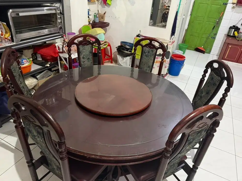 Meja makan bulat dan kursi 6 pcs