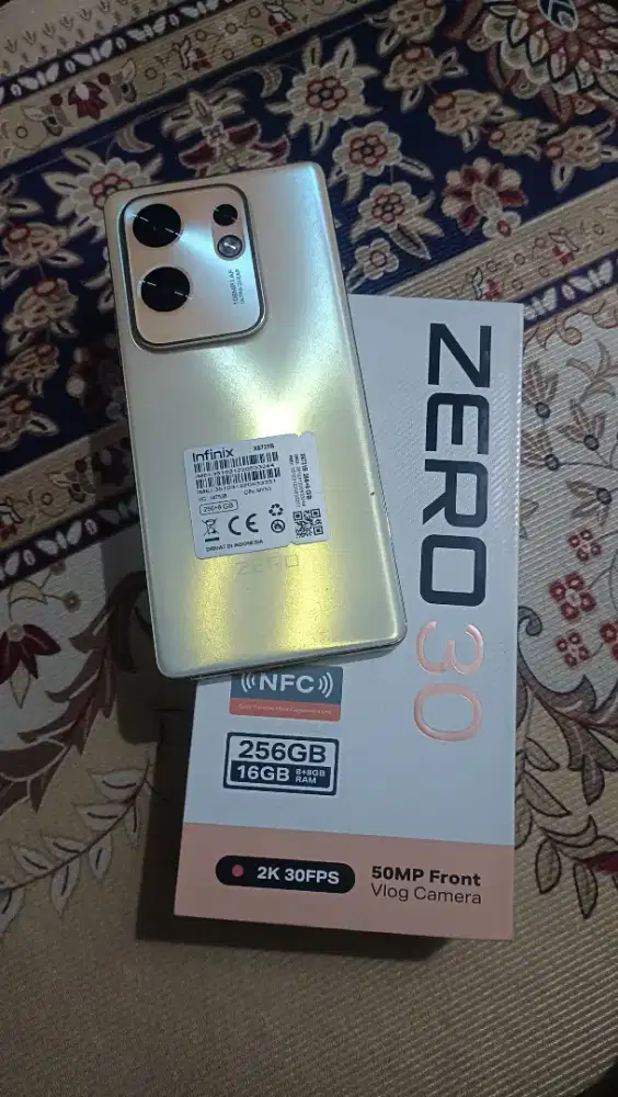 Di jual Infinix zero 30 8/256 lengkap