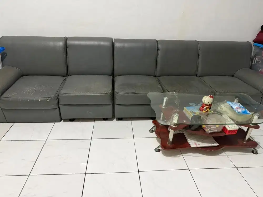 Sofa kursi bekas dan meja tamu