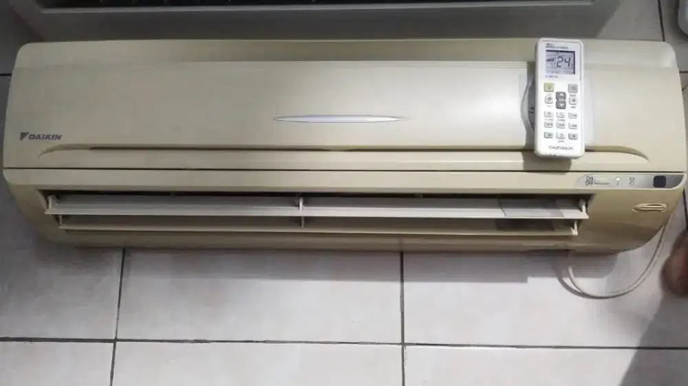 Kipas indoor ac daikin+remot kondisi normal lokasi bintaro pondok aren