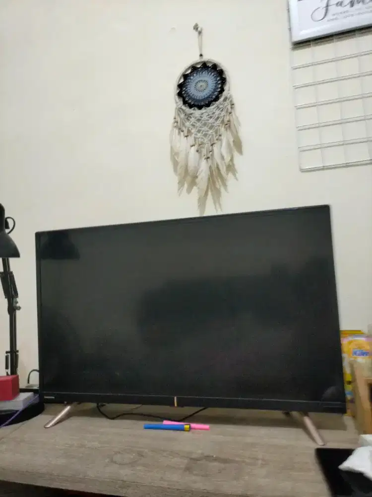 DIJUAL SMART TV CHANGHONG 32 MASIH BAGUS