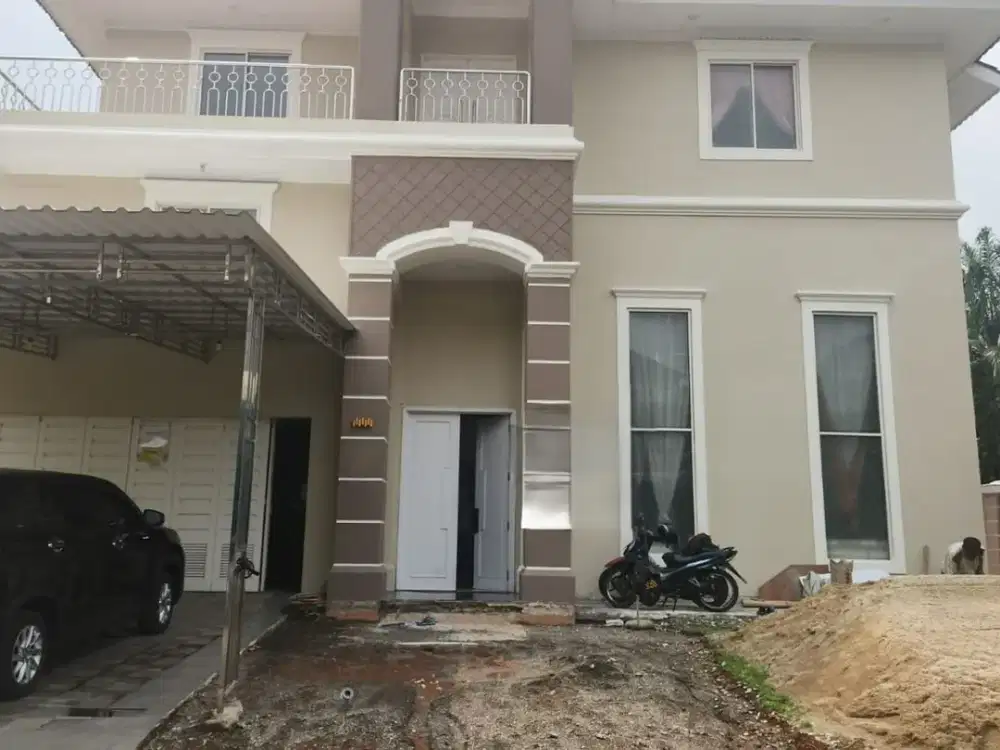 DIJUAL Rumah MEWAH Hoek Taman Beverly Golf KARAWACI