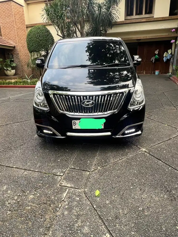 Hyundai H1 Royale Limited 2018 – Low KM 84 Ribu, Kondisi VIP