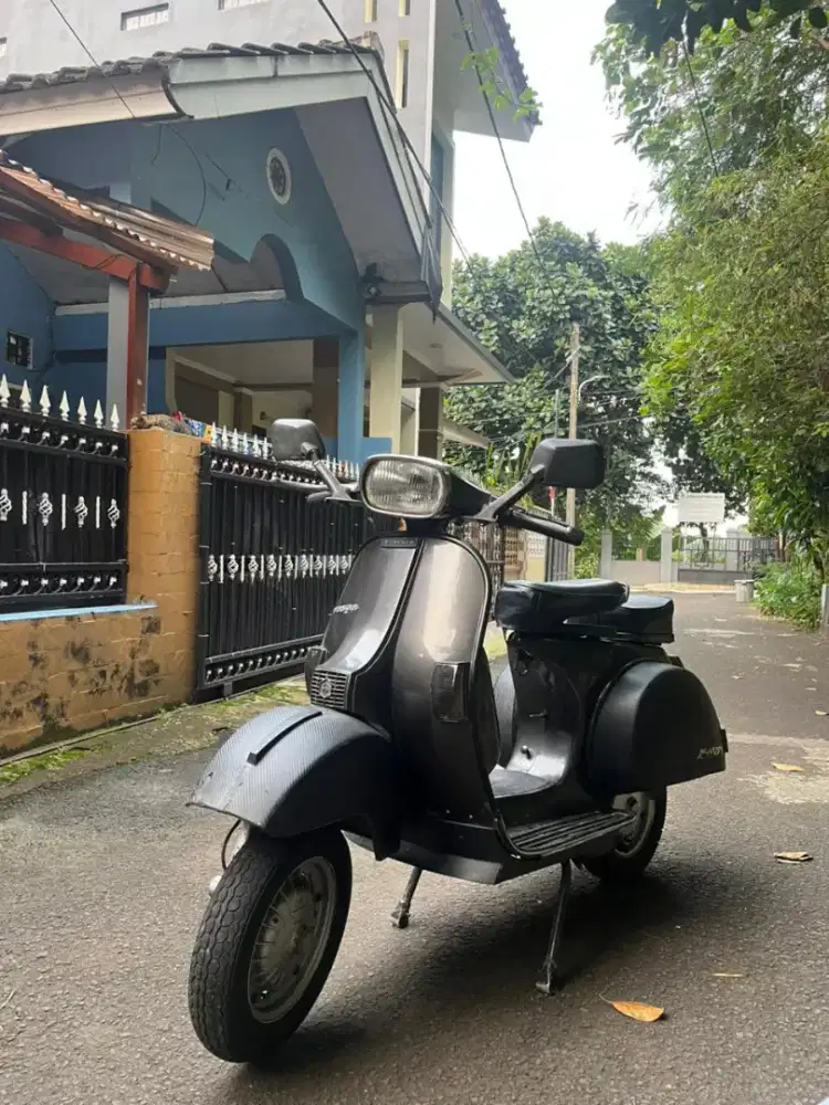 Vespa P150XE Exclusive