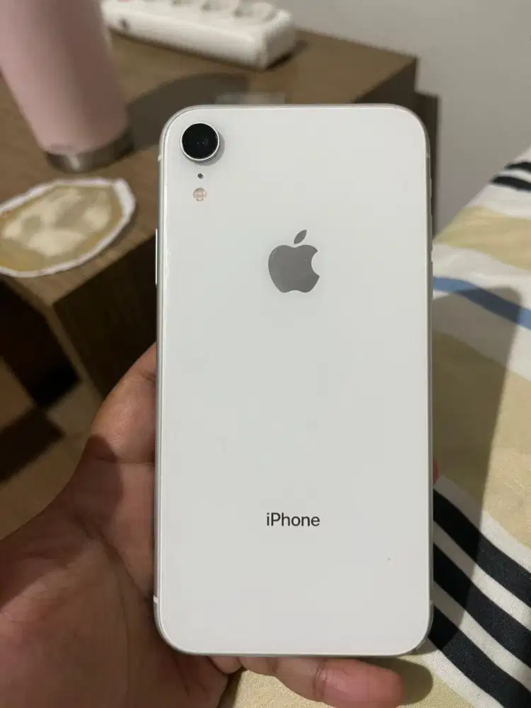 IPHONE XR 64GB!