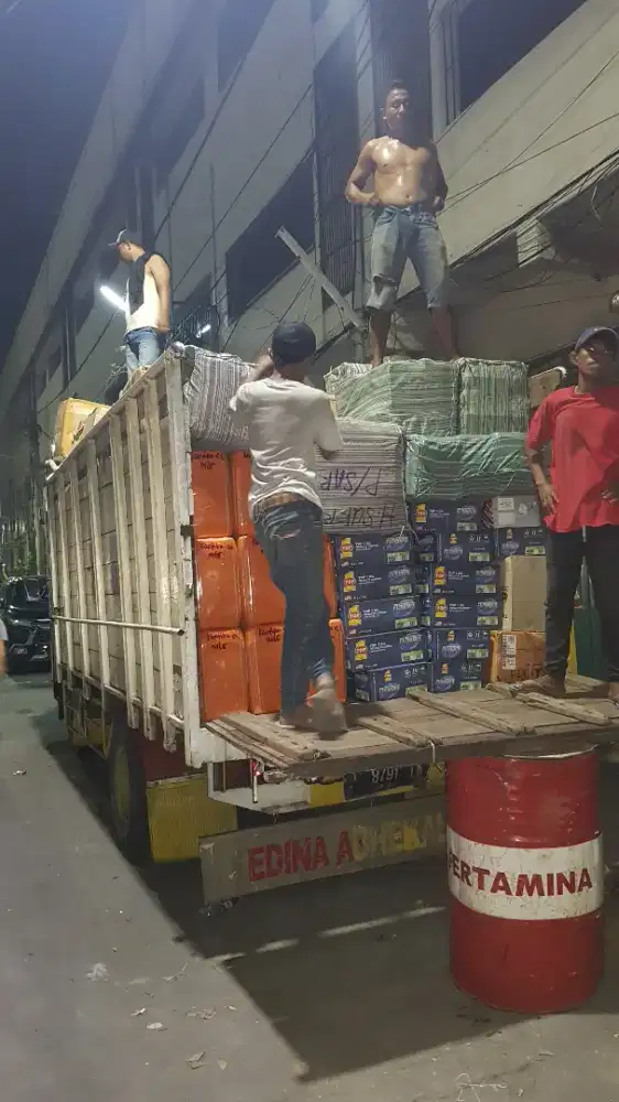 LOWONGAN KARYAWAN EXPEDISI BONGKAR MUAT RANGKAP KERNET LUAR KOTA