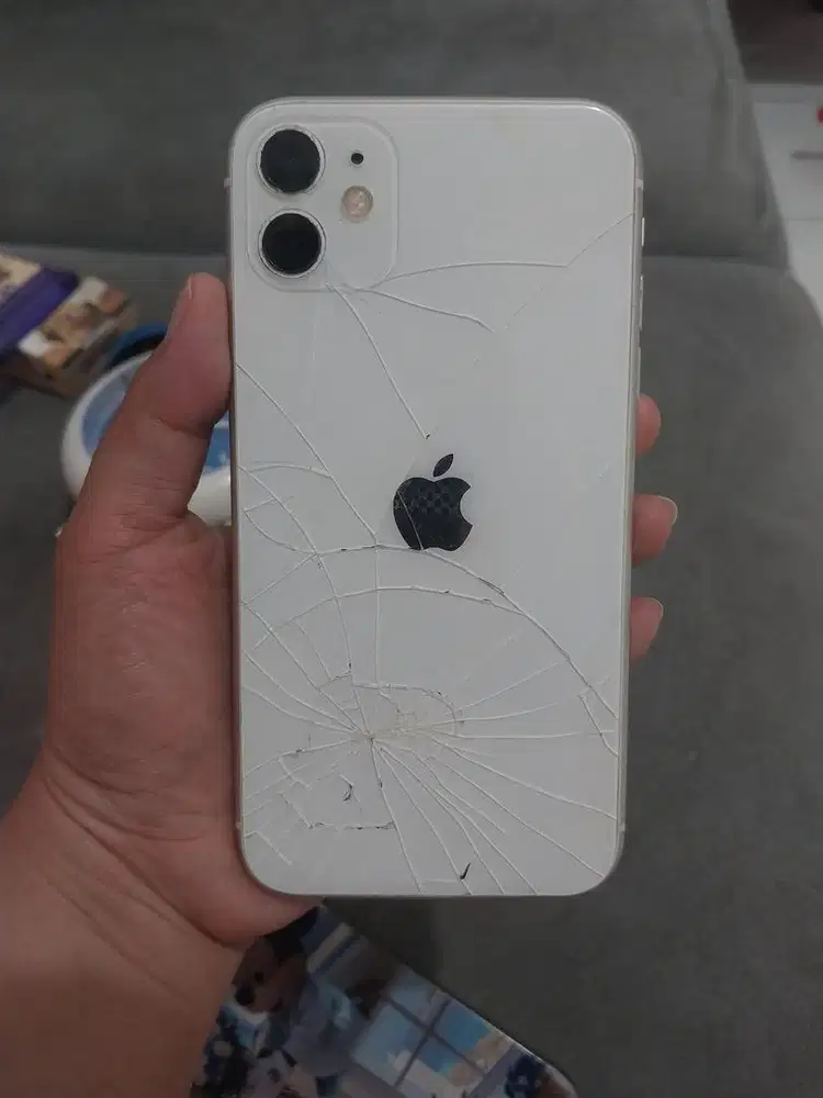 Di jual iphone 11 64gb