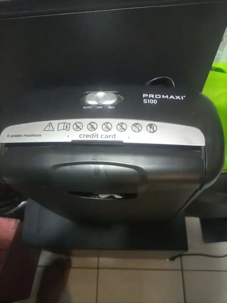 Mesin rajang/penghancur kertas dokumen