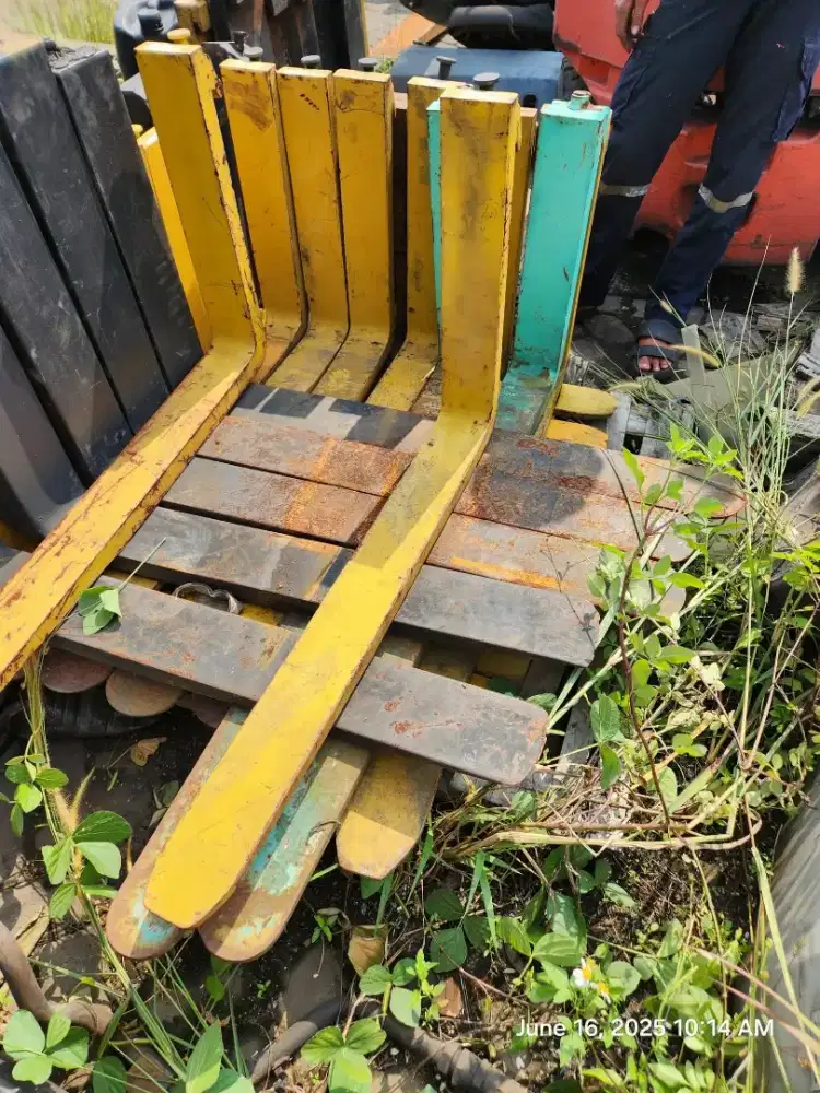 Di jual garpu forklift original untuk forklift 2,5 -3 ton