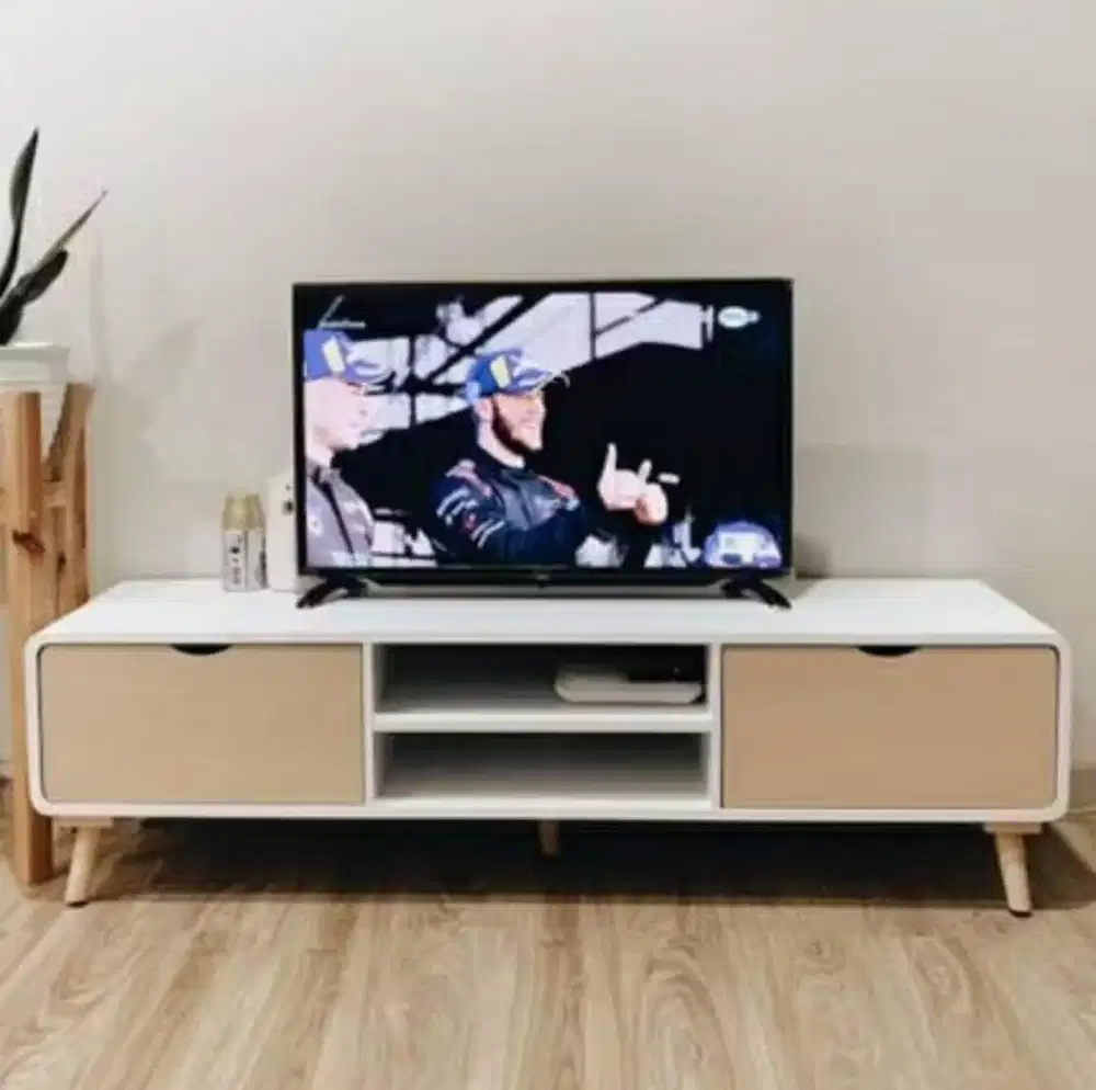 Meja TV Minimalis Estetik