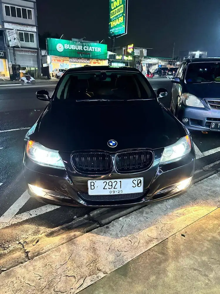 Dijual BMW 325 AT. Tahun 2010