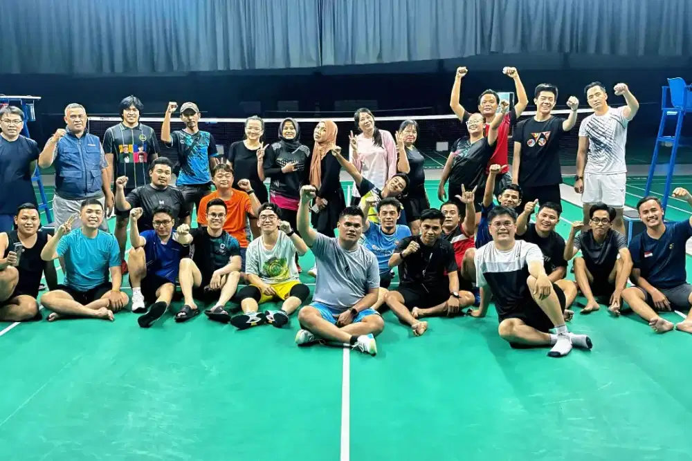 MABAR BADMINTON GOR CIPONDOH SAMPING DIY