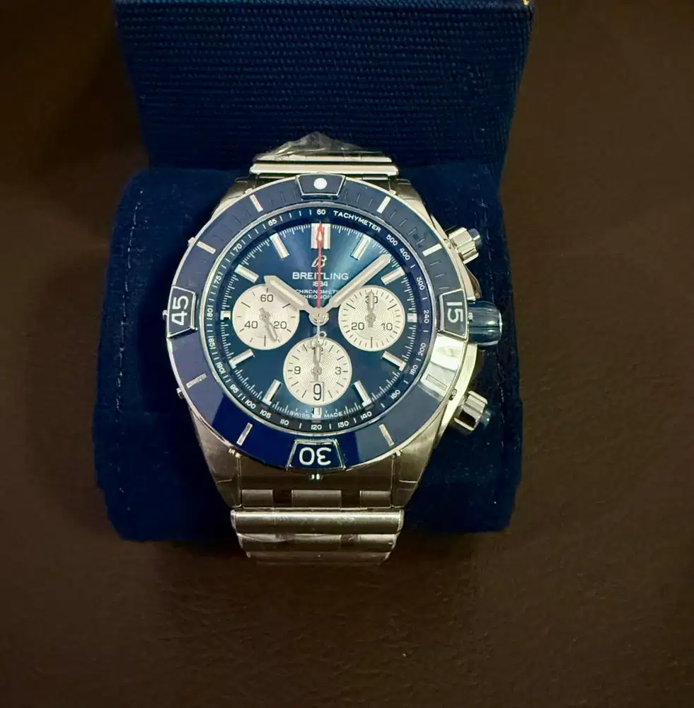 Jam Breitling super chronomat b01 44 new