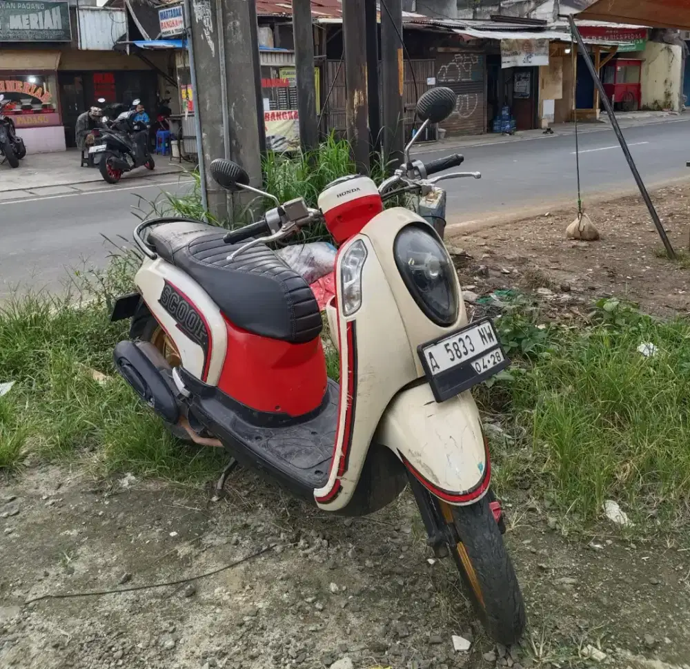 Di jual motor scoopy 2013